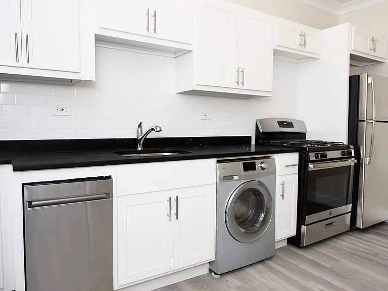 730 W Roscoe St #10N — Photo 2