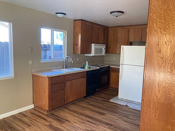 3rd image of 7743 Laurel Dr
