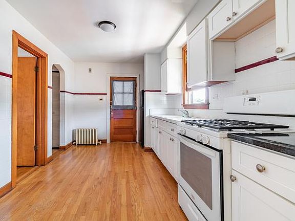 5th image of 5723 W Windsor Ave #2