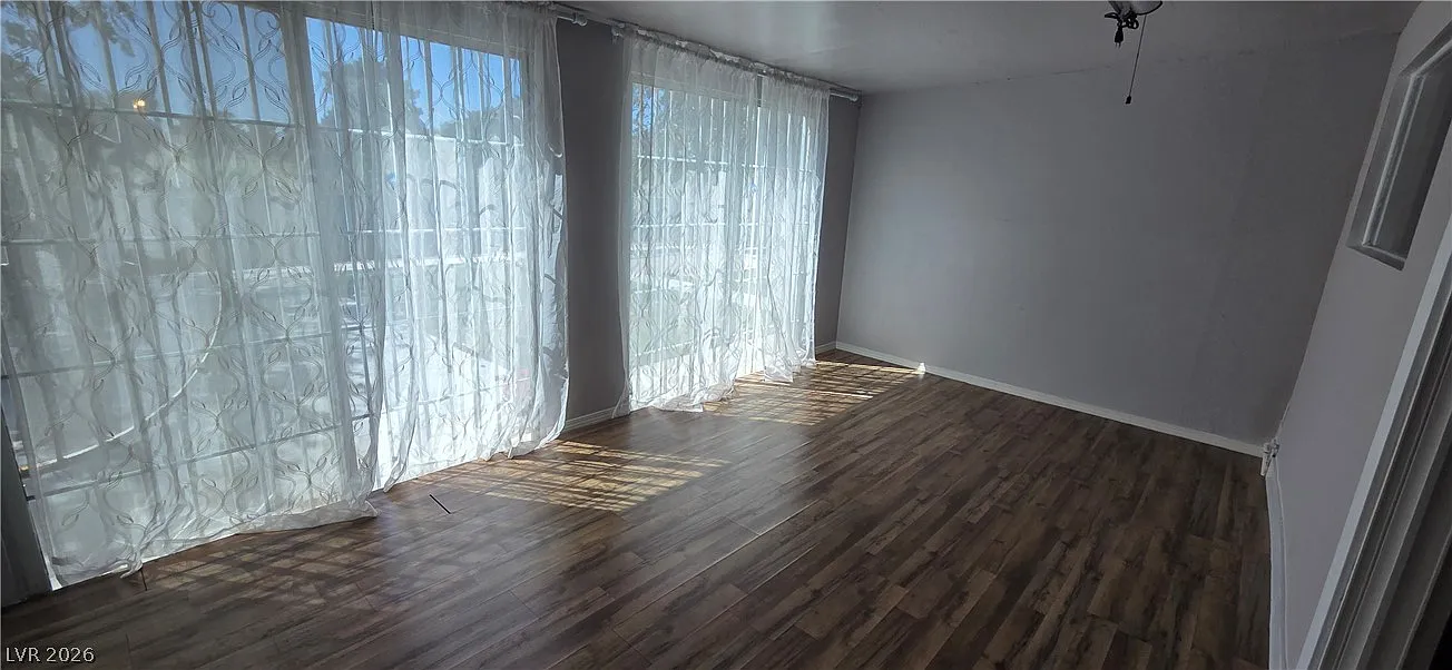 2 bed, 1.0 bath, 1864 sqft, $1,500 — Photo 3
