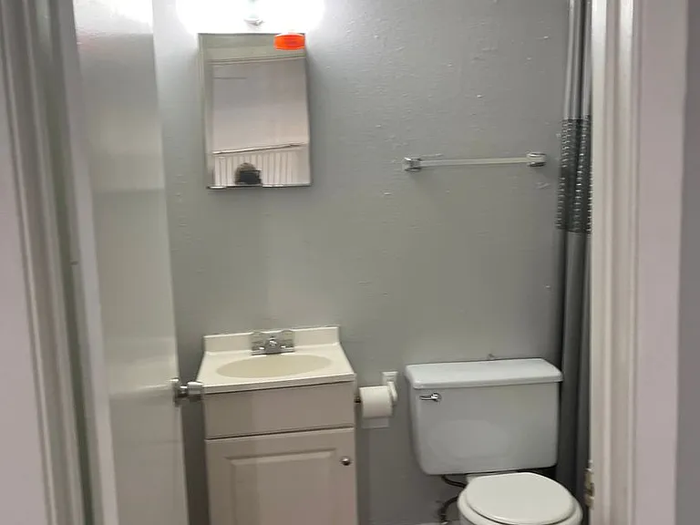 7720 E Kings Hwy — Photo 8