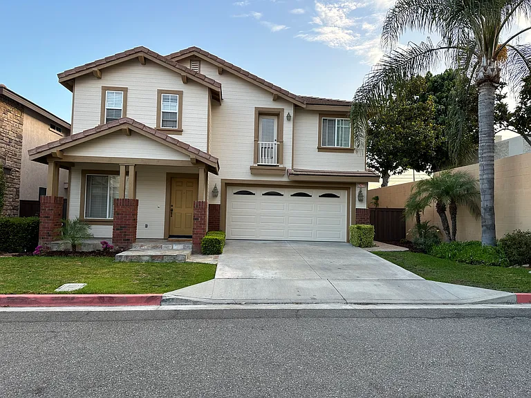 2471 N Cameo Ct — Photo 1