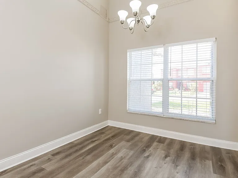 225 Beckenham Dr — Photo 5