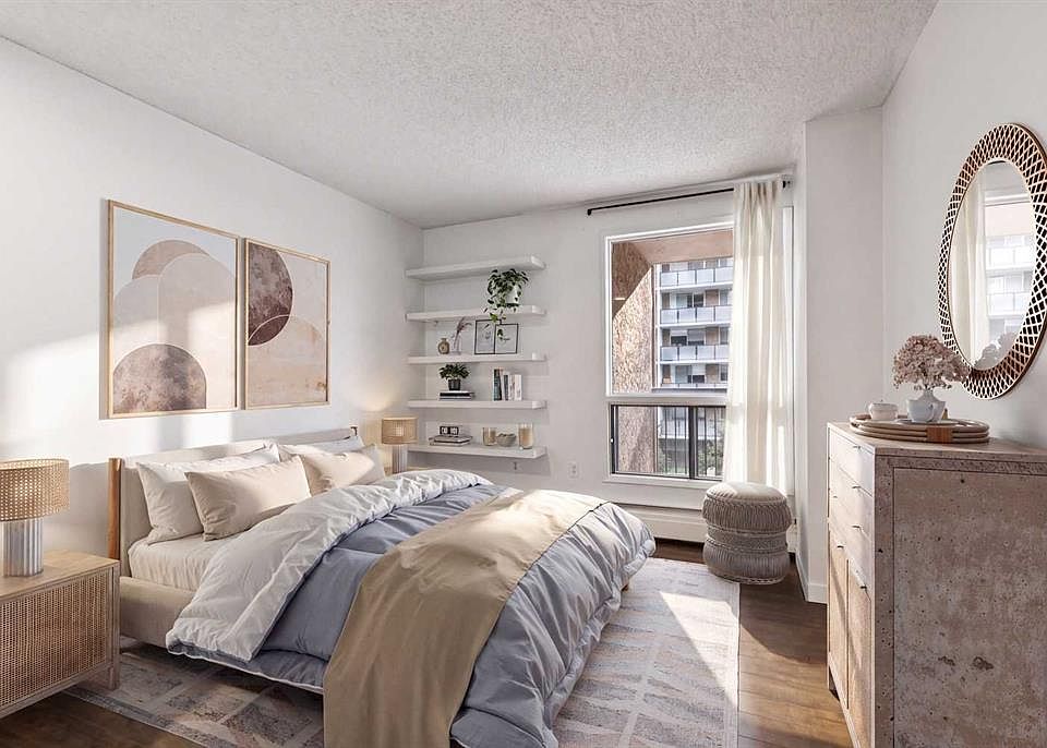 1st image of 718 S 12th Ave SW #306
