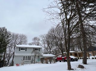 4366 Waverly Dr, Waterford, MI 48329