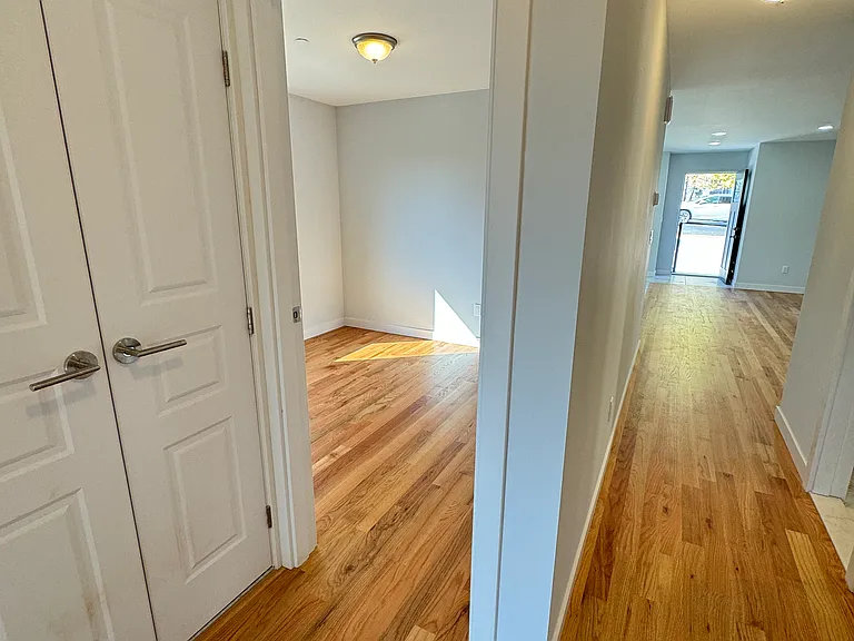 31 Starbuck St #2 — Photo 16