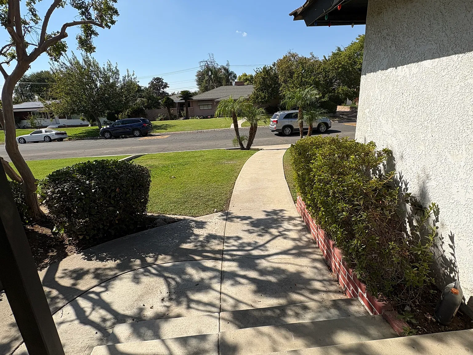 3 bed, 1369 sqft, $2,000 — Photo 3