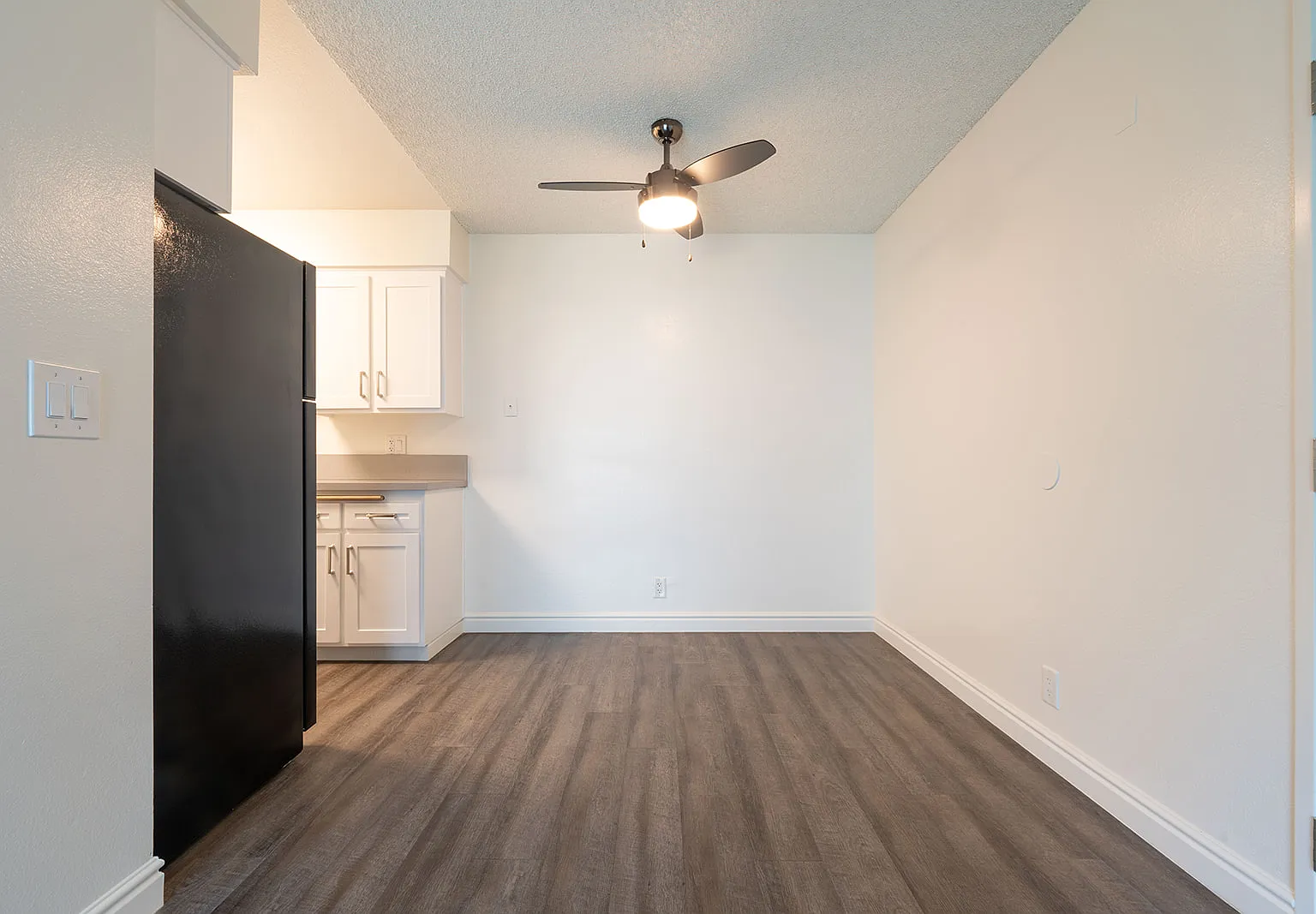 2 bed, 1100 sqft, $2,645 — Photo 4