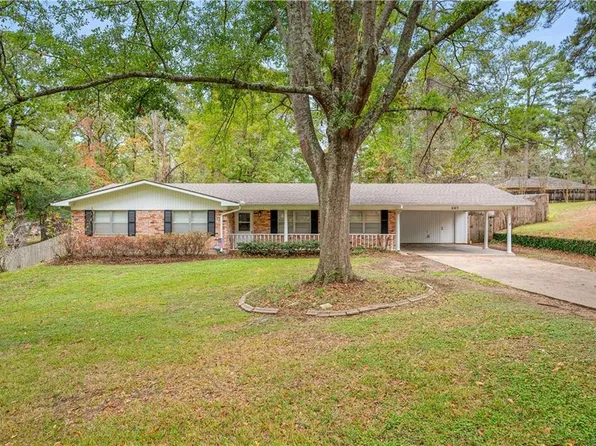 207 Iris Park Dr, Pineville, LA 71360