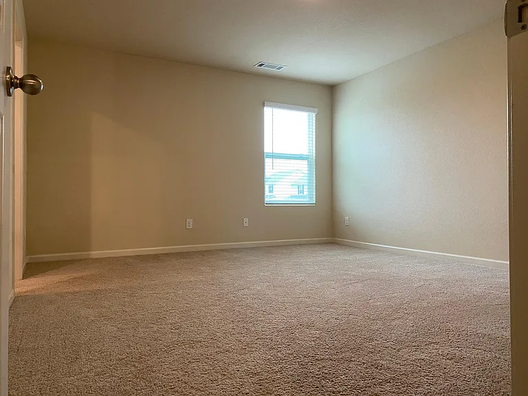 842 Independence Ave — Photo 11
