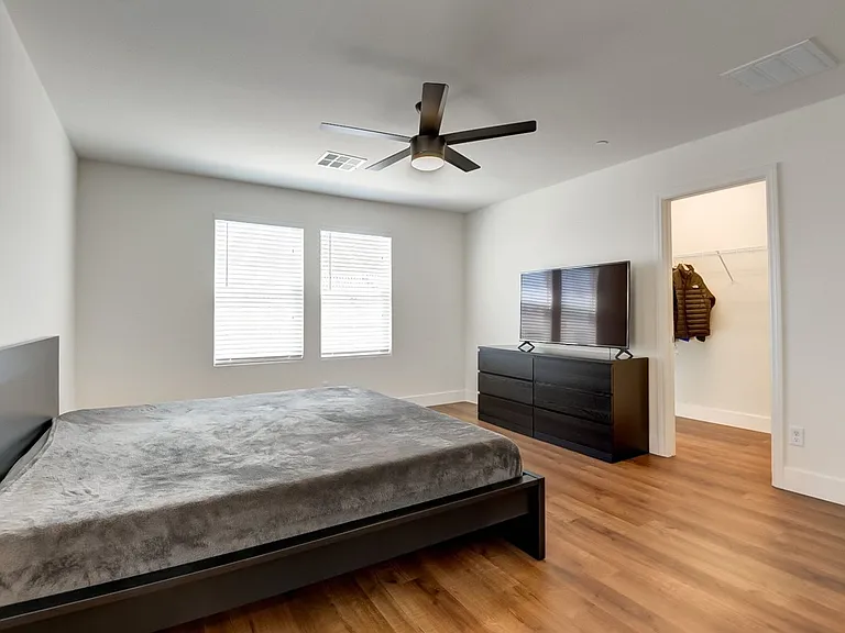 2875 Starling Summit St — Photo 12