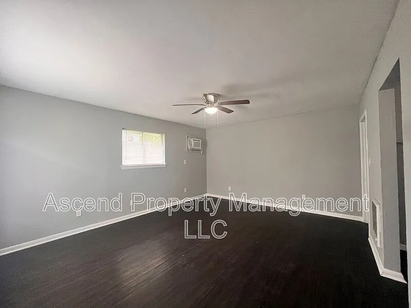 2 bed, 1.0 bath, $950 — Photo 3