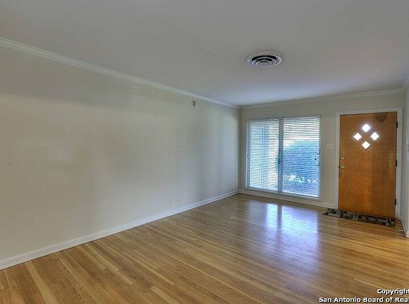 4th image of 158 Waxwood Ln