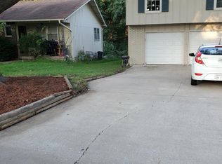 7773 England Dr, Overland Park, KS 66204