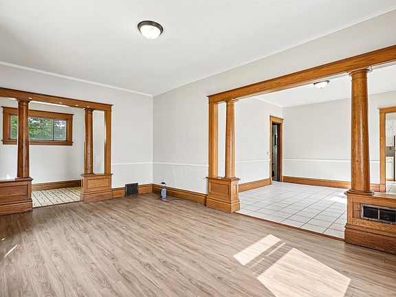 5th image of 309 W 12th St