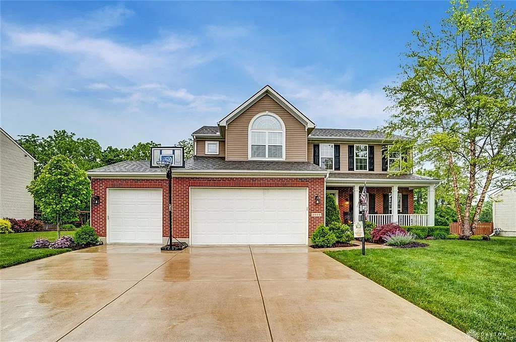 4 bed, 3.5 bath, 3470 sqft, $3,800 — Photo 1