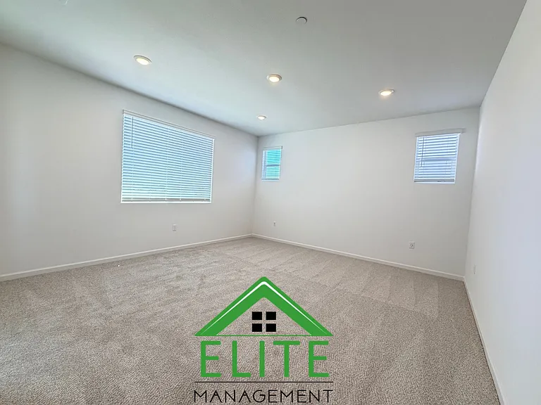 2508 Golden Bear St — Photo 8