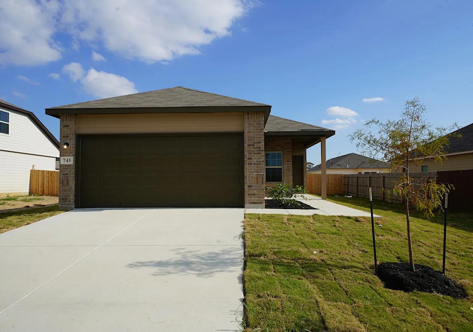 Beautiful 4-Bedroom Home in New Braunfels, TX! - Realtor Commission: $600 — Photo 1