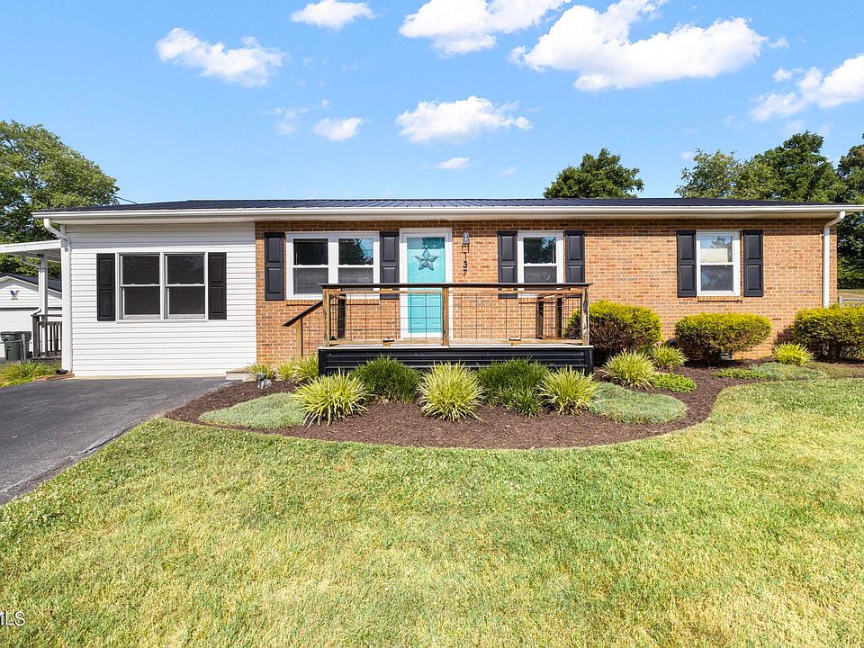 1st image of 137 Edgewood Dr
