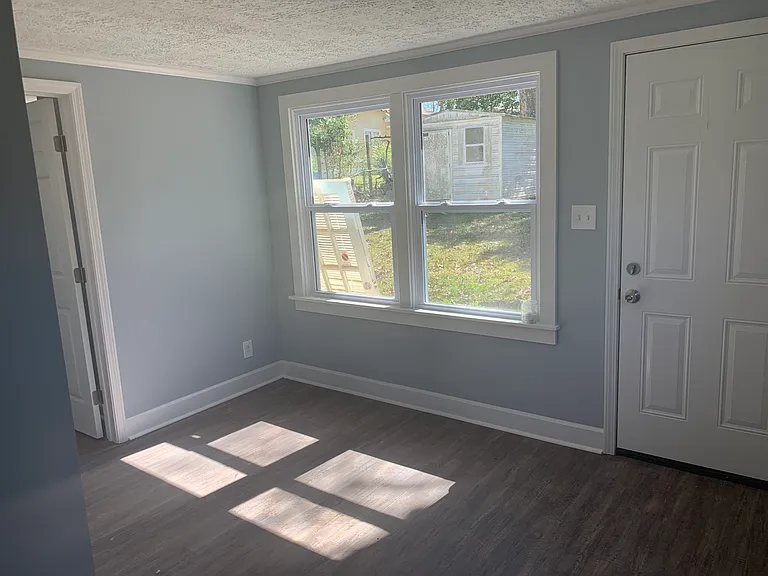 2056 Midway St — Photo 6