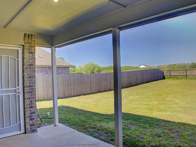 7012 S Elder Ave — Photo 43