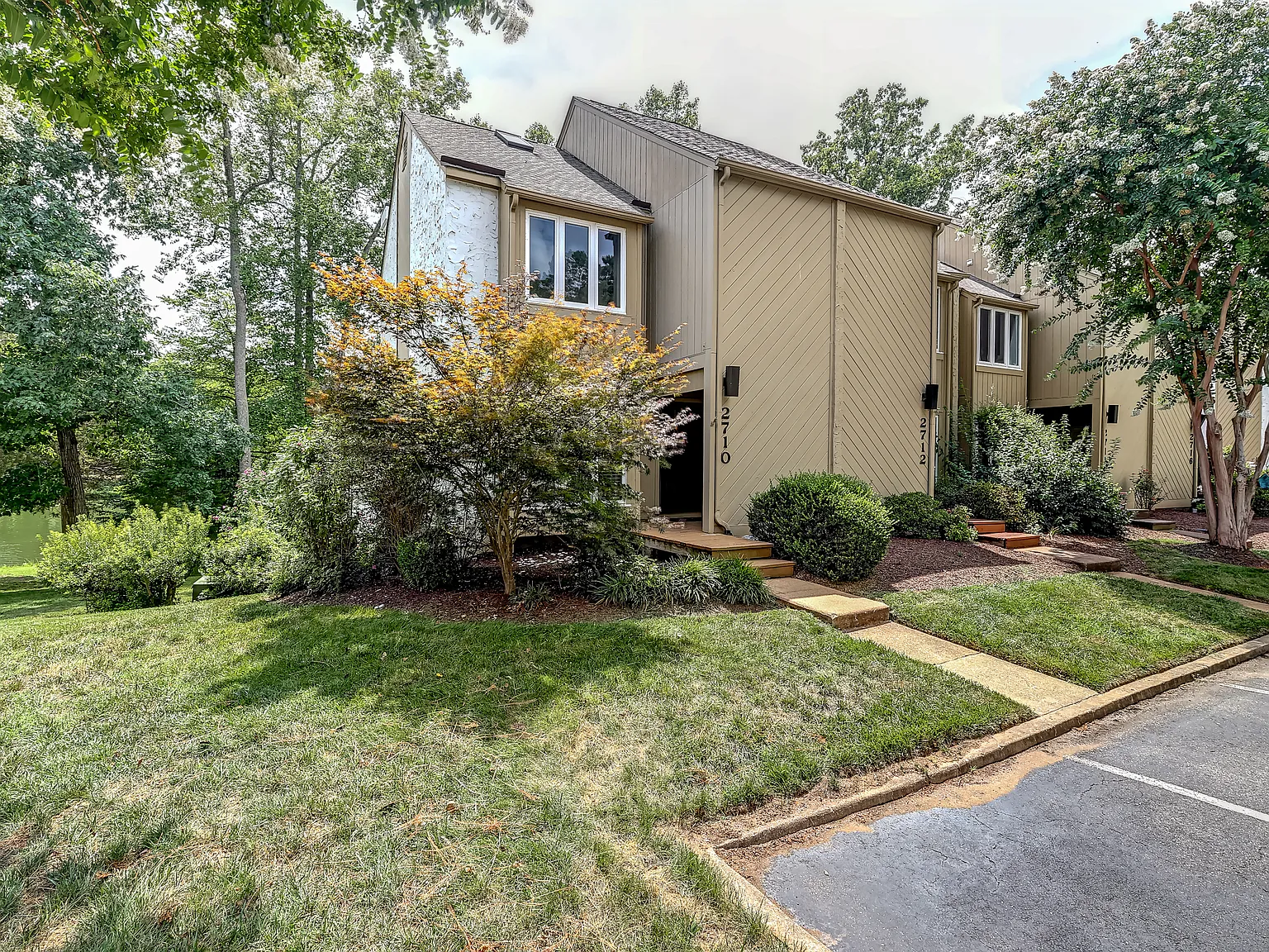 3 bed, 1844 sqft, $2,500 — Photo 4
