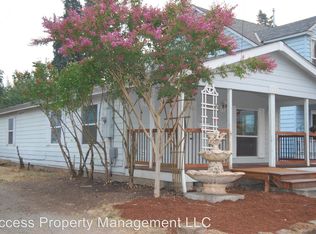 1113 E 4th St, Newberg, OR 97132