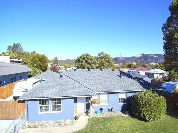 515 NE Spruce Ave, Myrtle Creek, OR 97457