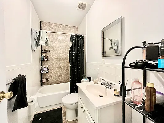 Rented by Compass | media 19