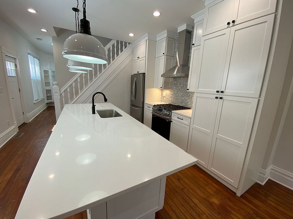 1st image of 227-229 W 8th Ave #17547572