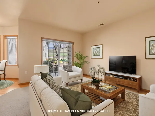 956 Golden Aspen Pl, Ashland, OR 97520