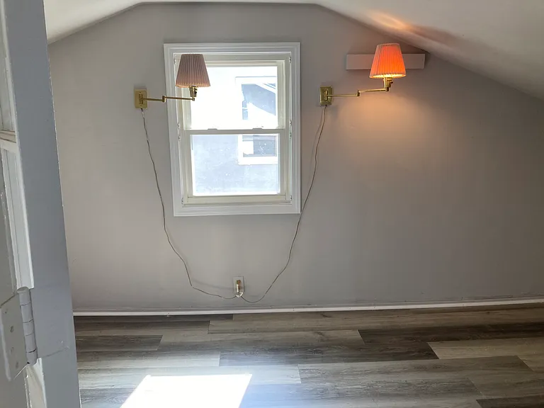 2138 Woodbourne Ave — Photo 18