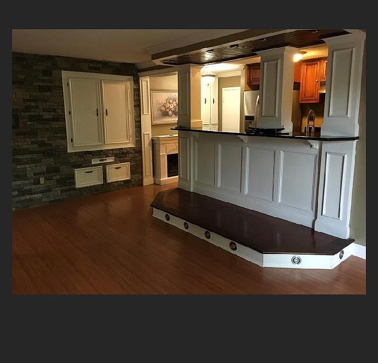 1st image of 68K Shrewsbury Green Dr