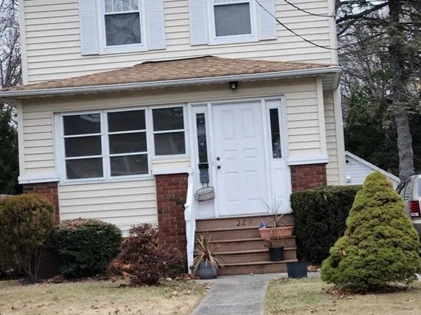 229 Hickory Ave, Tenafly, NJ 07670