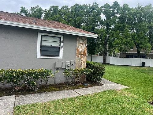 10101 Lake Oak Cir Photo 1