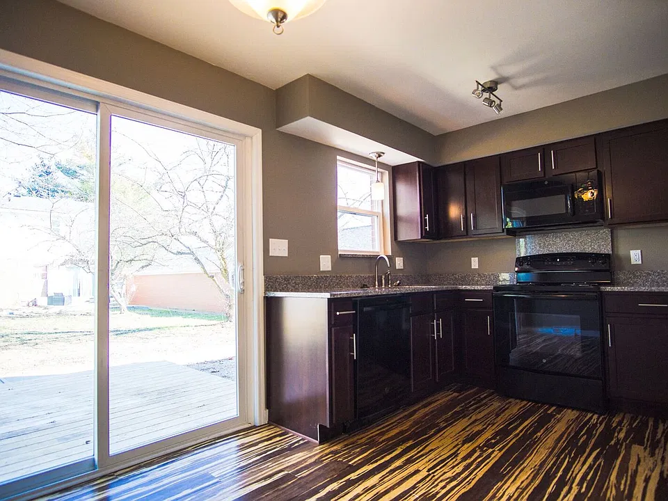 601 Village Place North Dr