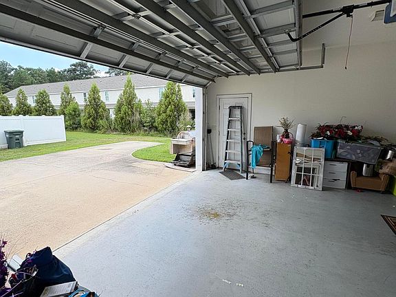 4th image of 2220 Brookville Drive #A