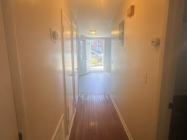592 Bramhall Ave #1 — Photo 10