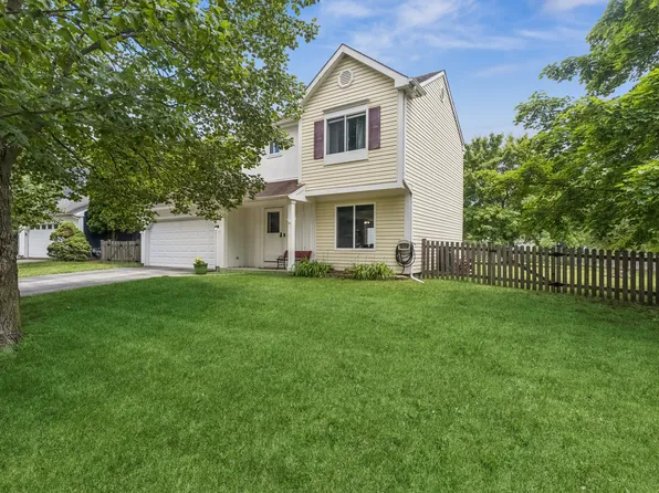 2352 Blue Spruce Ln, Aurora, IL 60502