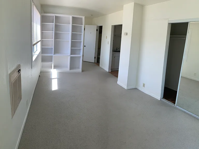 127 Cottage Ave #D — Photo 3