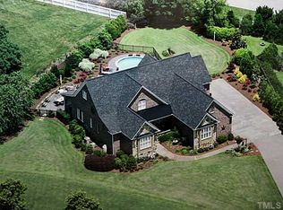 5704 Wysteria Dr, Fuquay Varina, NC 27526