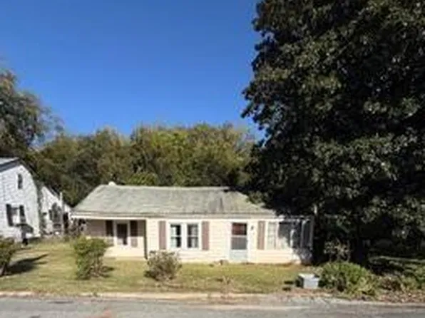 323 E 3rd Avenue Ext, Lexington, NC 27292