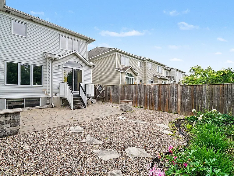 472 Temiskaming Cres — Photo 26