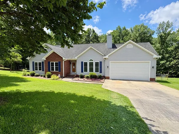 124 Colonial Dr, Greenwood, SC 29649