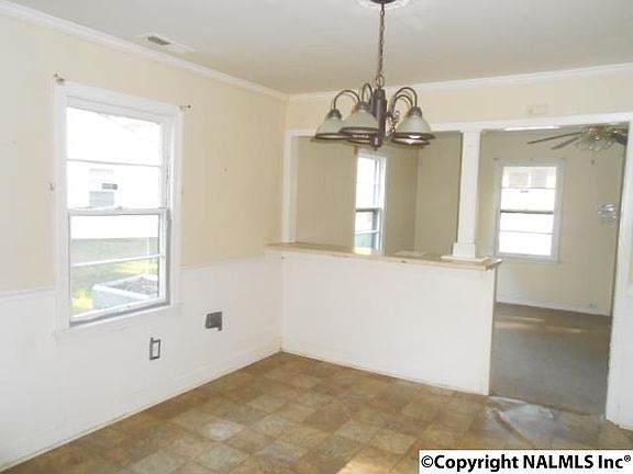 5th image of 1010 N Crestline Cir NW