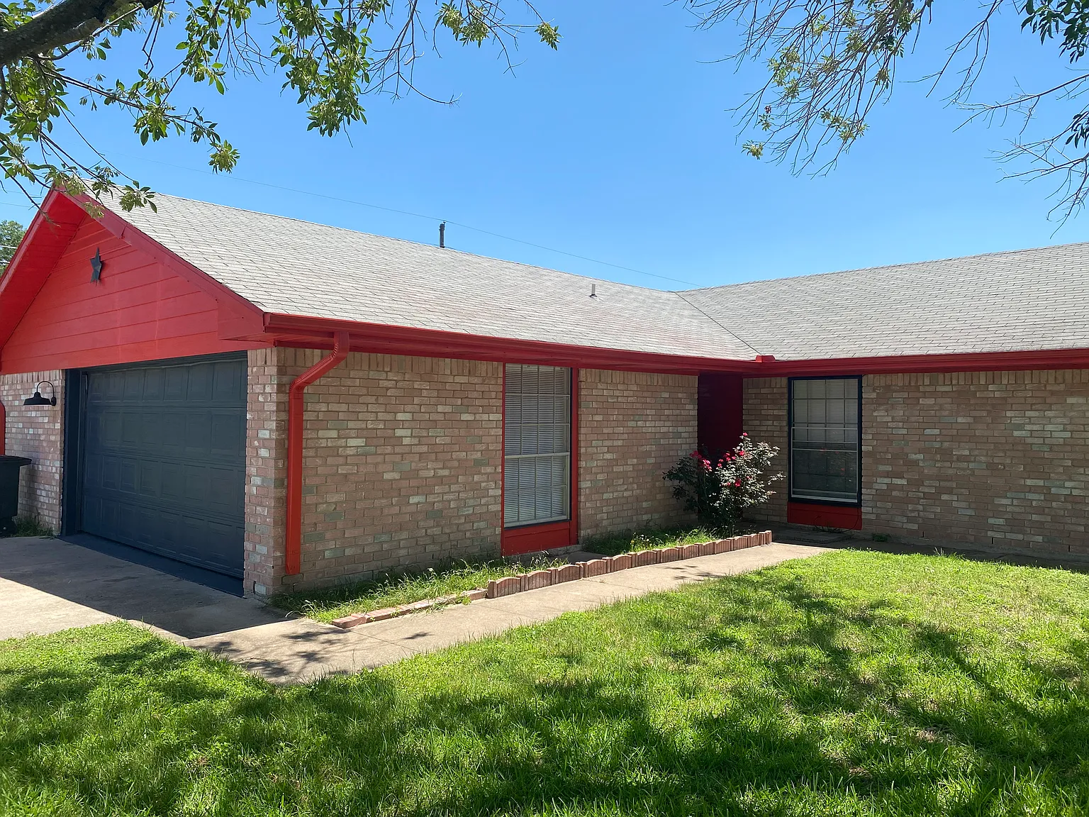 3 bed, 1476 sqft, $1,300 — Photo 2