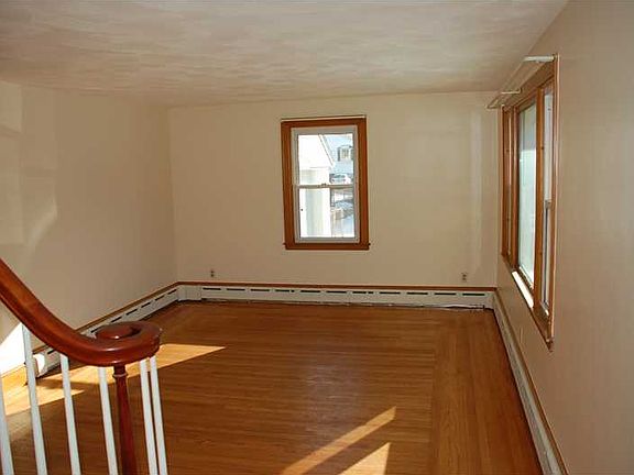 5th image of 22 Delmont St