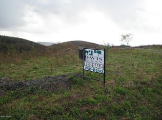 14 Julia Dr, Lock Haven, PA 17745