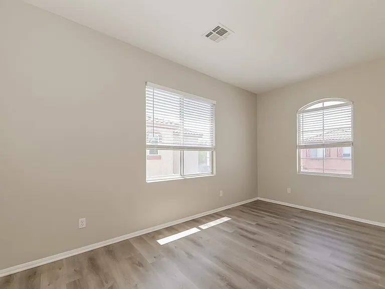671 Baffin Island Rd — Photo 14