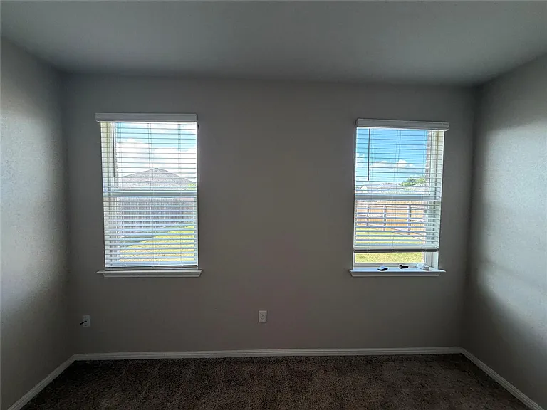 225 Baum Dr — Photo 7